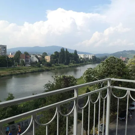 Apartment Domovik с видом на гори парканія 21 Mukacheve