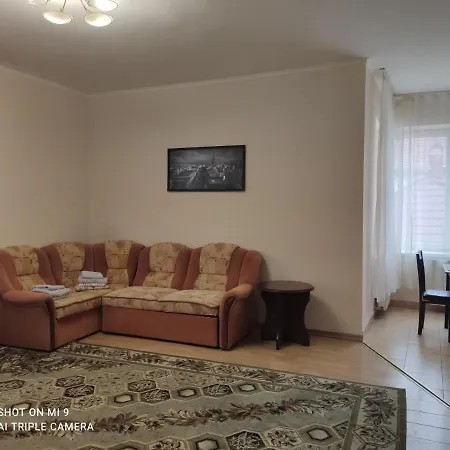 Apartments Domovik Квартира С Видом На Гори Парканія 21 מוקצ'בה