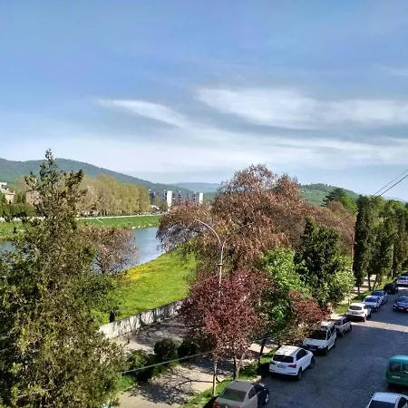 Domovik с видом на гори парканія 21 דירה *