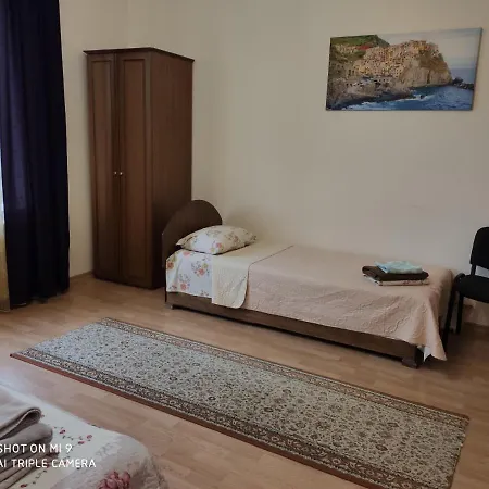 Domovik с видом на гори парканія 21