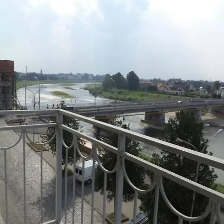 Domovik с видом на гори парканія 21