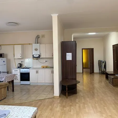 Domovik с видом на гори парканія 21 Apartman Munkács