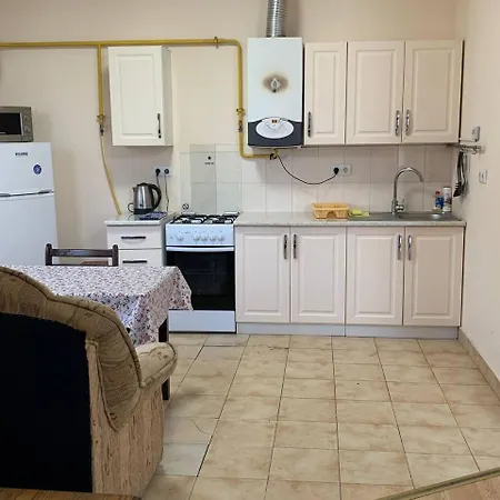 Domovik с видом на гори парканія 21 Apartman Munkács