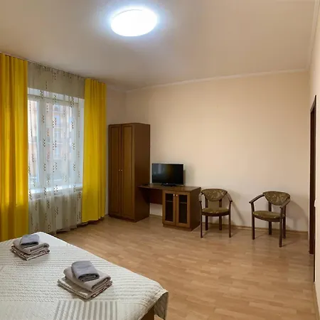 Domovik с видом на гори парканія 21 *