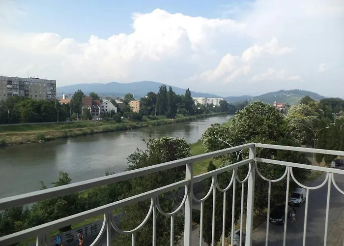 Apartman Domovik с видом на гори парканія 21 Munkács