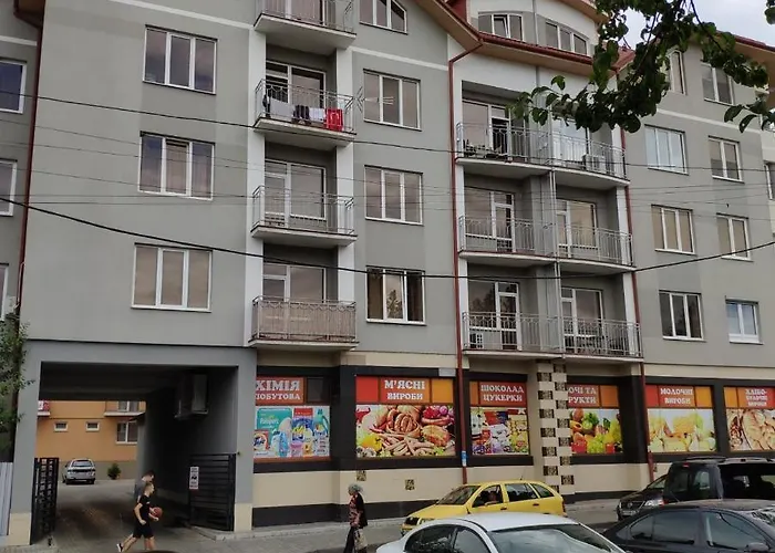 Domovik с видом на гори парканія 21 *