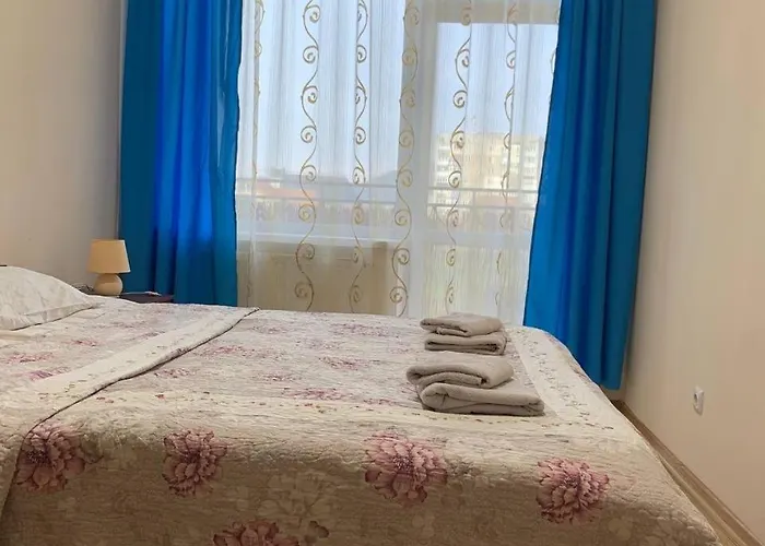 Domovik с видом на гори парканія 21 *