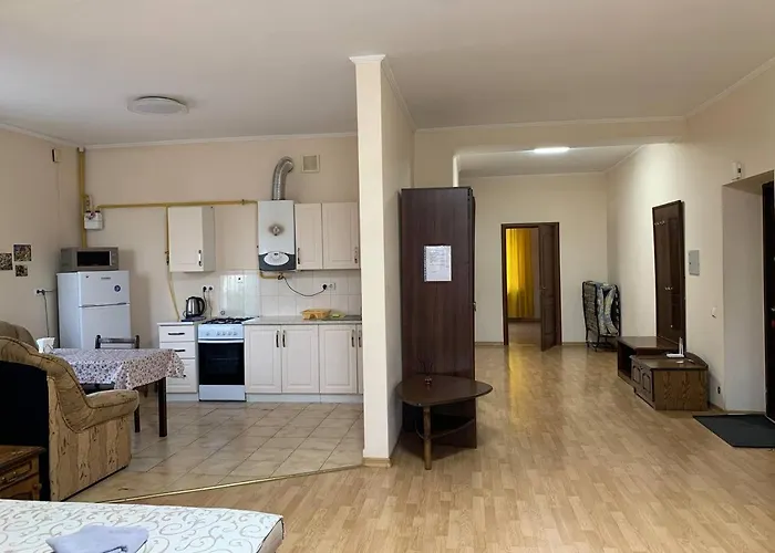 Domovik с видом на гори парканія 21 Apartman Munkács