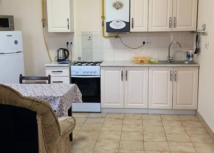 Domovik с видом на гори парканія 21 Apartman Munkács