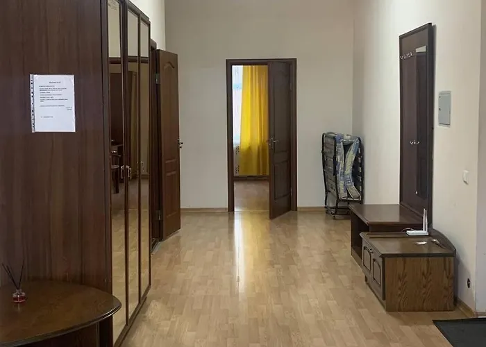 Domovik с видом на гори парканія 21 *