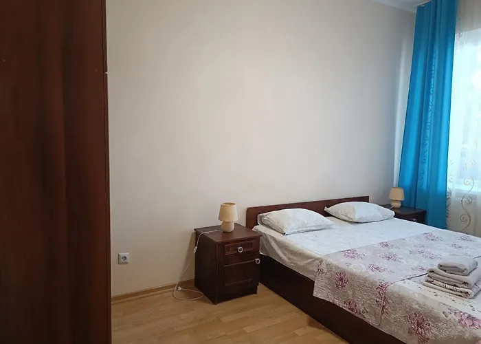 Domovik с видом на гори парканія 21 *